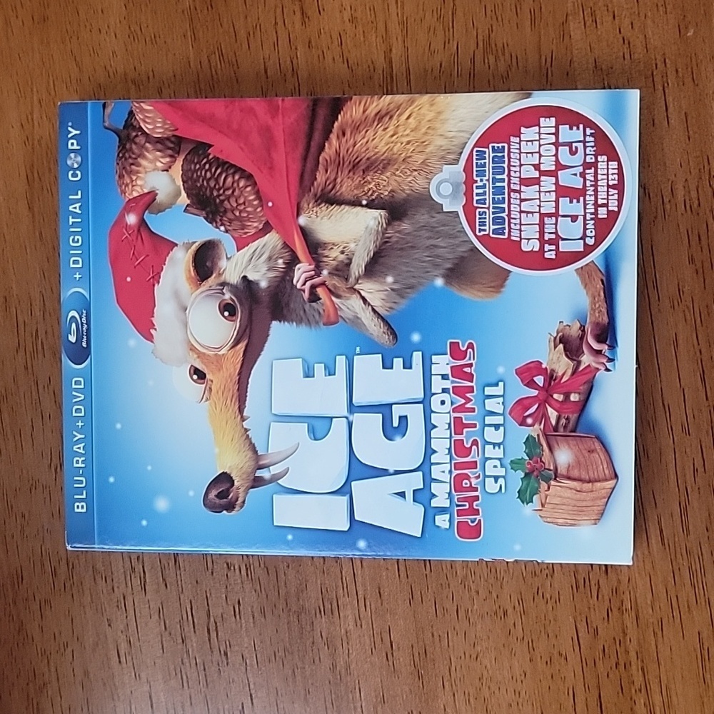 Ice Age a Mammoth Christmas Special Blu Ray + DVD + Digital Copy